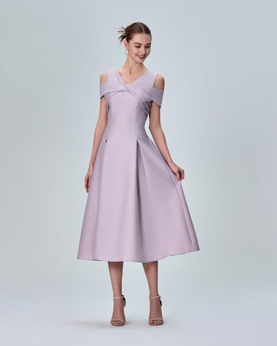 فستان بقصة أكمام مميزة