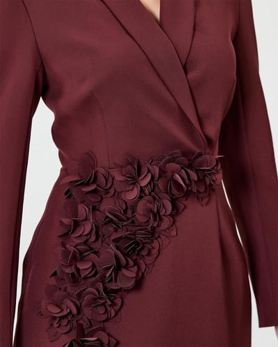 فستان بأكمام مميزة