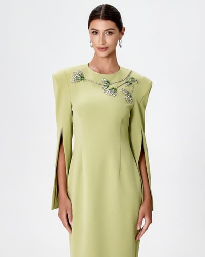 فستان أخضر بتطريز مميز