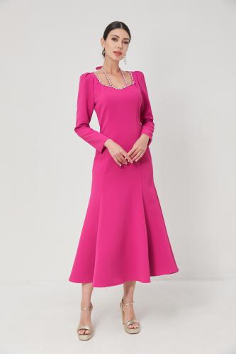 فستان بقصة مختلفة