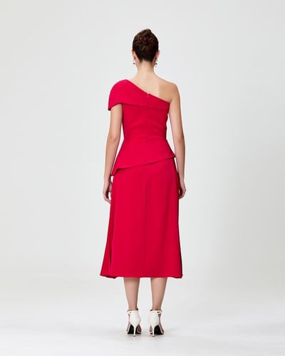 فستان بكتف أنيق