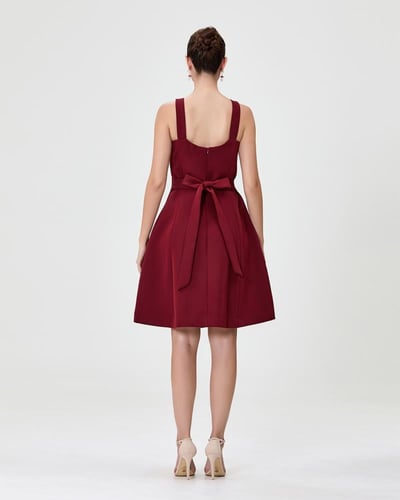 فستان قصير أنيق