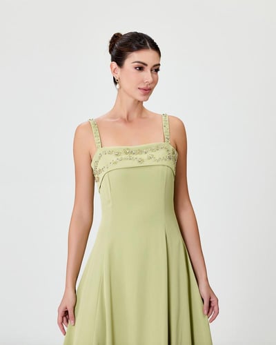 فستان بتطريز مميز