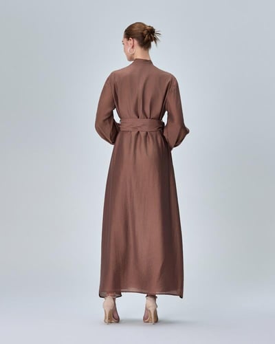 فستان بحزام على الخصر