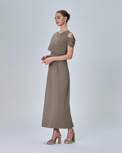 فستان بقصة فريدة