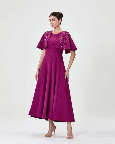 فستان كيب مزين بالورد