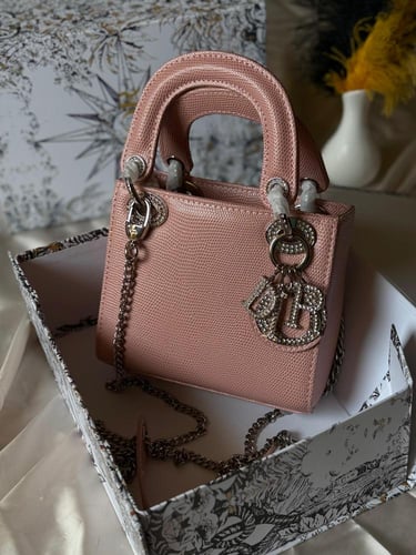 شنطة ديور