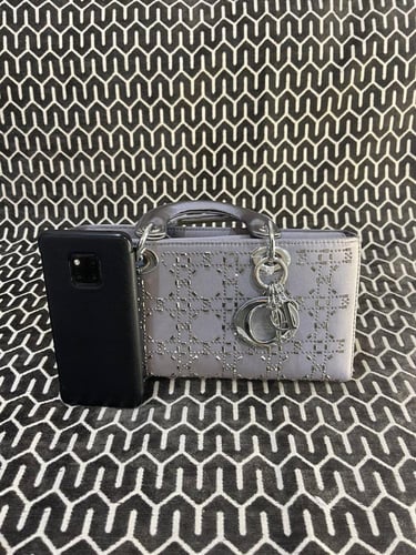 ديور مستطيل كرستال اللوان متعددة