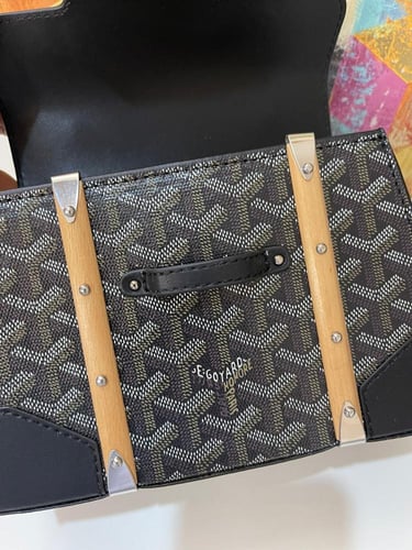 جويارد اسود