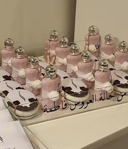 استاند اكريلك مع الكتابه