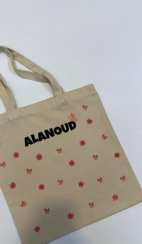 Large-sized strawberry bag