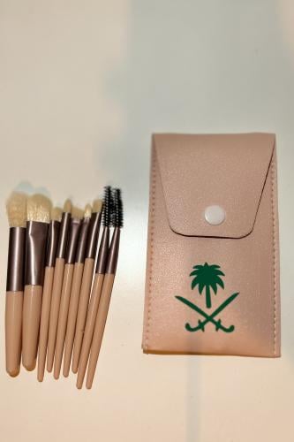 Makeup brush distributions