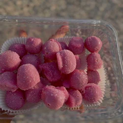 بوكس الوردي بنكهة الكوتن كاندي حامض (عنب فقط)