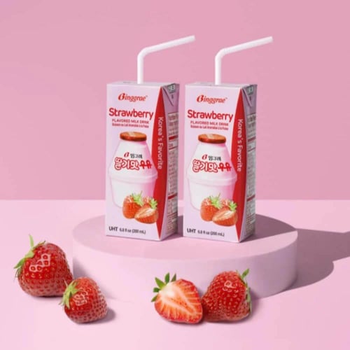 حليب الفراولة الكوري 200 مل Binggrae Strawberry Mi...