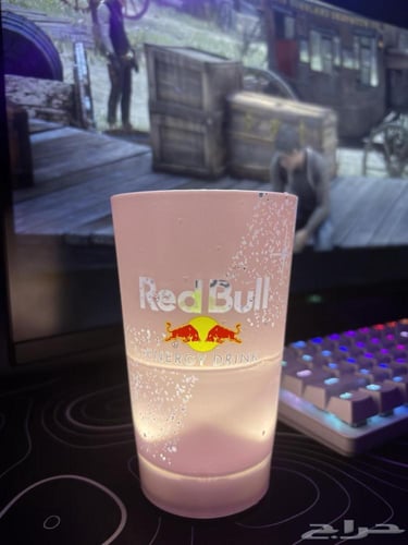 كوب ريد بول الوردي المضيء - إضاءة ساحرة لمحبي مشرو...