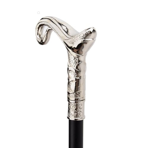 عكاز فضي مزخرف بشكل تقليدي