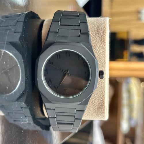 ساعة كروم اسود