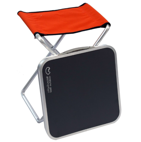 مقعد قماش وطاولة