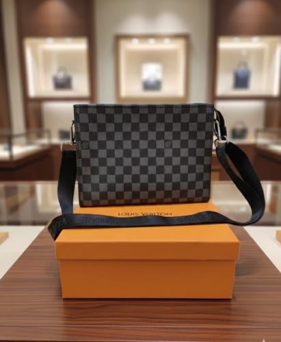 Pouche bag باوتش LV