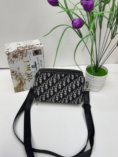 Dior شنطة بيج اسود