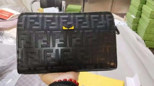 FENDI شنطة باوتش اسود