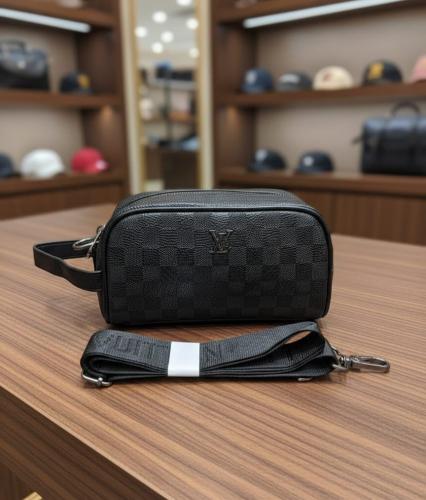 Pouche bag باوتش LV