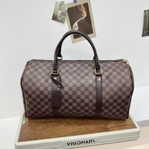 Louis Vuitton شنطة بني