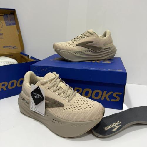 Brooks DNA برووكس