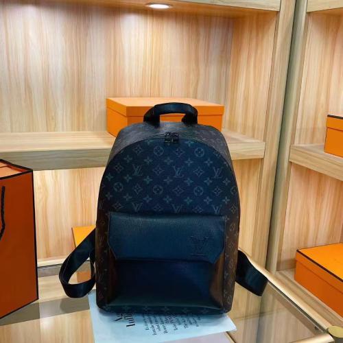 Bags شنط رجالية LV