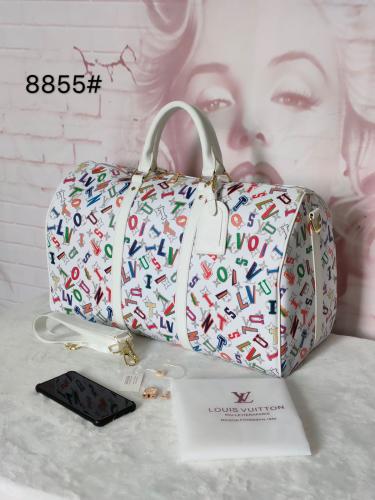 Louis Vuitton شنطة ابيض