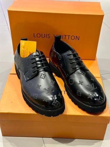 LOUIS VUITTON Major Loafer بيج رسمي