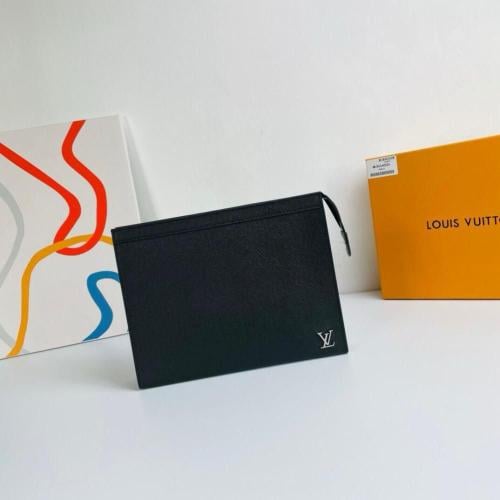 Pouche bag شنط باوتش رجالية LV