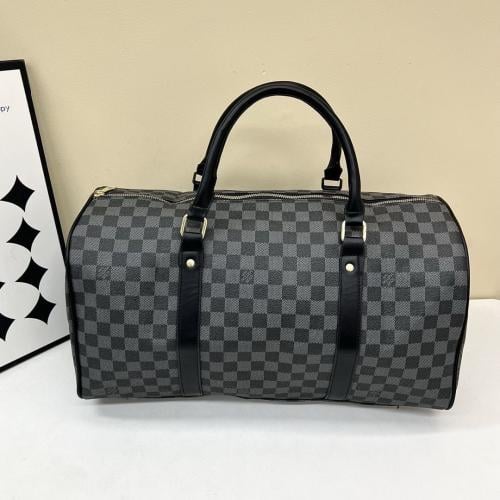 Louis Vuitton شنطة اسود