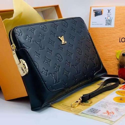 Louis Vuittonشنطة باوتش اسود