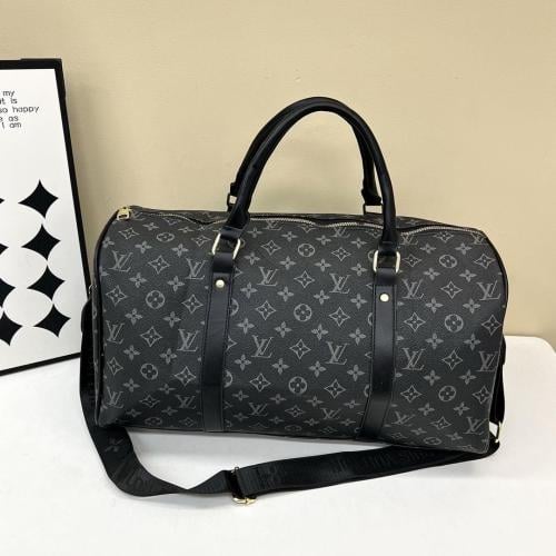 Louis Vuitton شنطة اسود