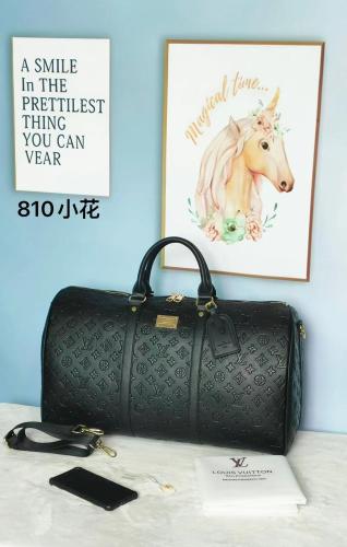 LouisVuitton شنطة اسود