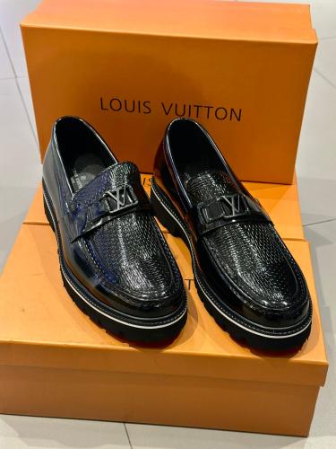LOUIS VUITTON Major Loafer بيج رسمي