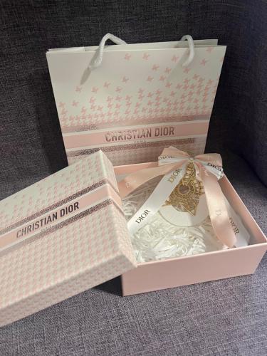 ميداليه السياره مع البوكس