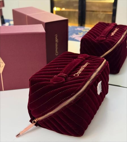 شنطة مكياج من شارلوت كبيرة اصلي