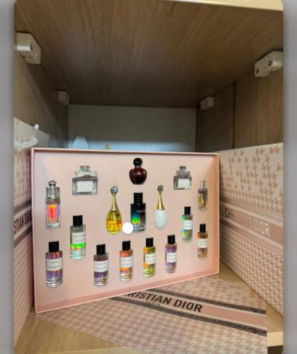 مجموعة عطور ديور الميني مع الملحقات 16 * 5 مل