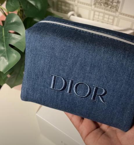 شنطه ديور جينز مع البوكس