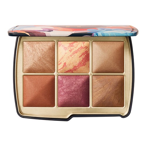 هذه العلبة هي باليت المكياج Hourglass Ambient Ligh...