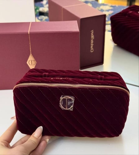 شنطة مكياج من شارلوت كبيرة اصلي