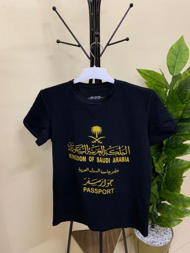 تيشيرت اسود بتصميم مميز