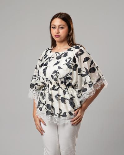 بلوزة بطبعة أزهار