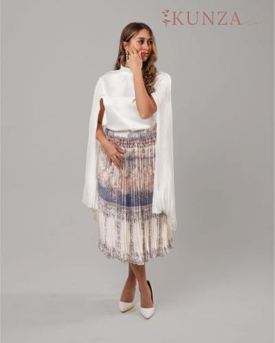 طقم بلوزة بكاب وتنورة بليسيه بنقشة فني