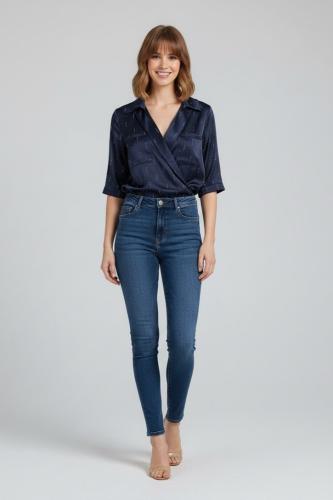 بلوزة ساتان بتصميم لف (Wrap Blouse)