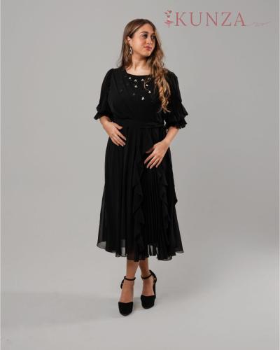 فستان أسود ميدي بلمسات فصوص براقة وكسرات