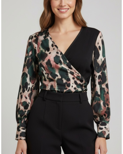 بلوزة "أنيقة التدرجات" – قصة متقاطعة بلمسة فنية عص...