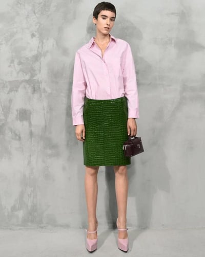 حقيبة يد نسائية صغيرة بمقبض علوي تصميم فاخر